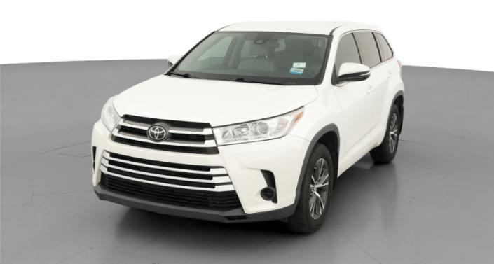2018 Toyota Highlander LE Hero Image