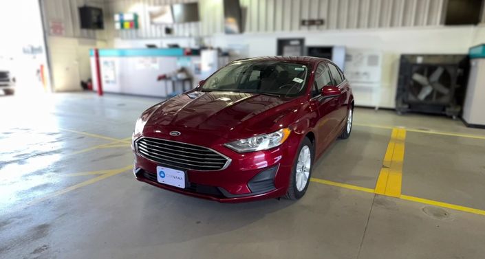 2019 Ford Fusion SE Hero Image