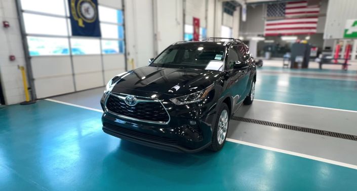 2021 Toyota Highlander Limited Hero Image