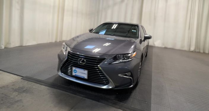 2017 Lexus ES 350 Hero Image