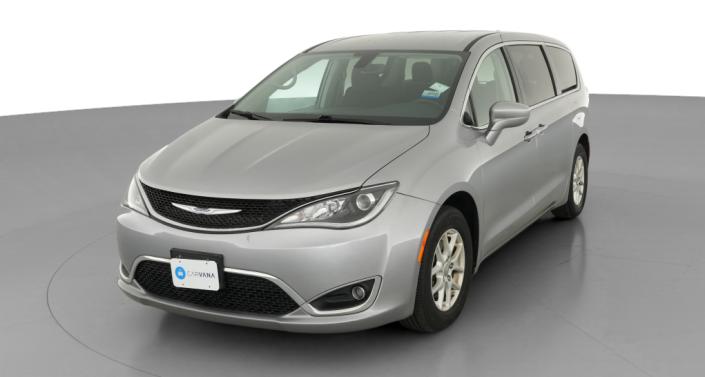 2020 Chrysler Pacifica Touring -
                  Lorain, OH