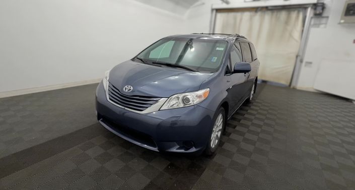Thumbnail: 2017 Toyota Sienna - 1