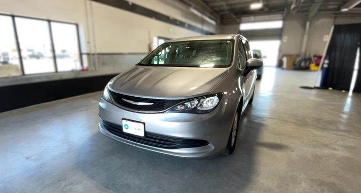 Thumbnail: 2017 Chrysler Pacifica - 1