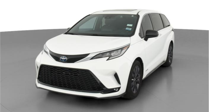 2021 Toyota Sienna XSE Hero Image