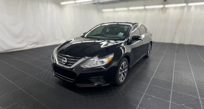 2016 Nissan Altima SL Hero Image
