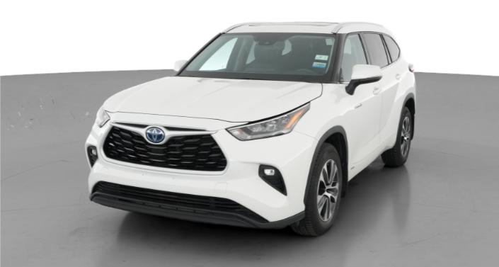 2020 Toyota Highlander XLE Hero Image