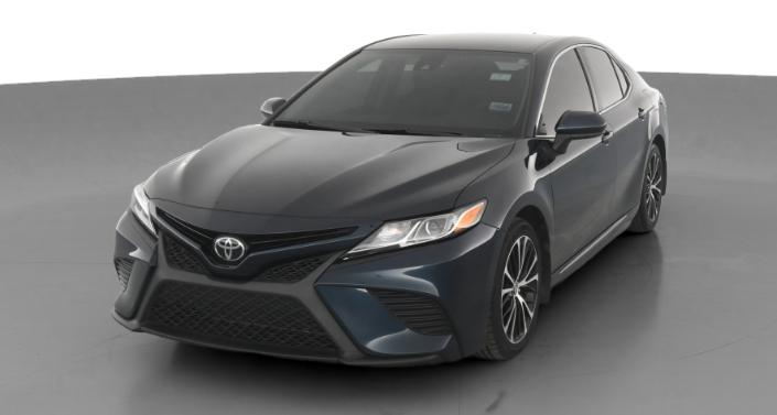 2020 Toyota Camry SE Hero Image