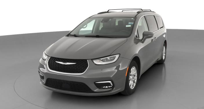 2022 Chrysler Pacifica Touring L Hero Image