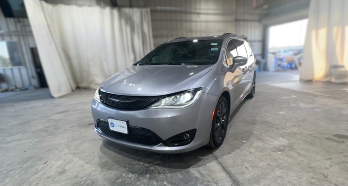 2019 Chrysler Pacifica Limited Hero Image