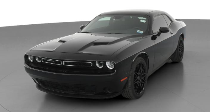 2018 Dodge Challenger SXT Hero Image
