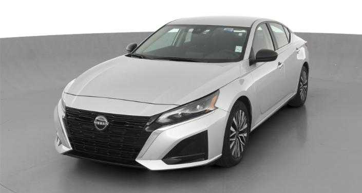 2024 Nissan Altima SV Hero Image