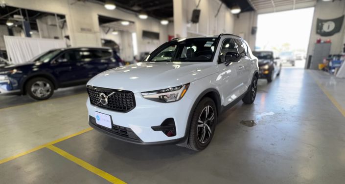 Thumbnail: 2024 Volvo XC40 - 1