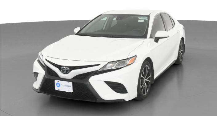 2020 Toyota Camry SE Hero Image