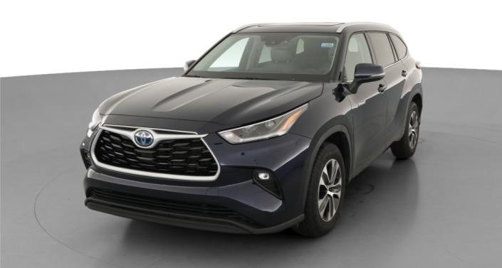 2021 Toyota Highlander XLE Hero Image
