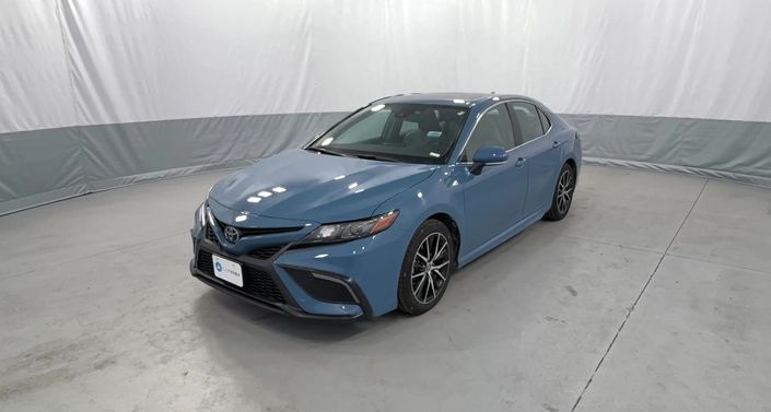 2024 Toyota Camry SE Hero Image