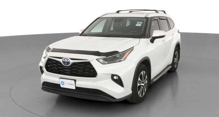 2022 Toyota Highlander XLE Hero Image