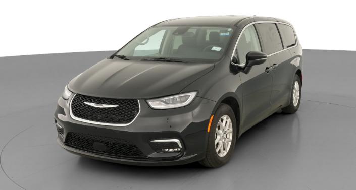 2023 Chrysler Pacifica Touring L Hero Image