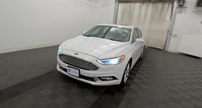 2017 Ford Fusion SE Hero Image
