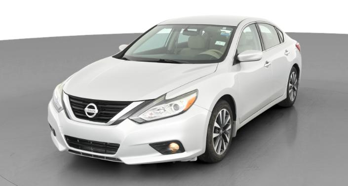 2016 Nissan Altima SV Hero Image