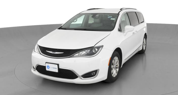2019 Chrysler Pacifica Touring L Hero Image