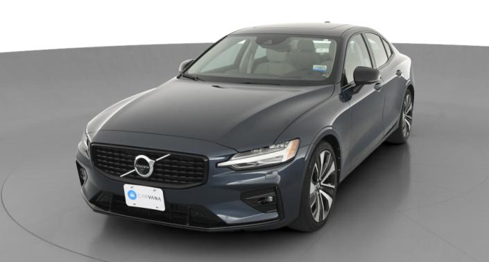 2022 Volvo S60 B5 Momentum Hero Image