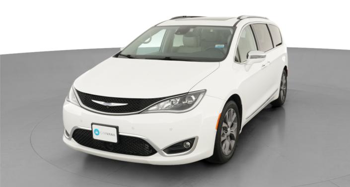 2017 Chrysler Pacifica Limited Hero Image