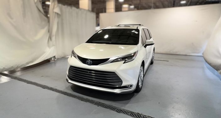 Thumbnail: 2021 Toyota Sienna - 1