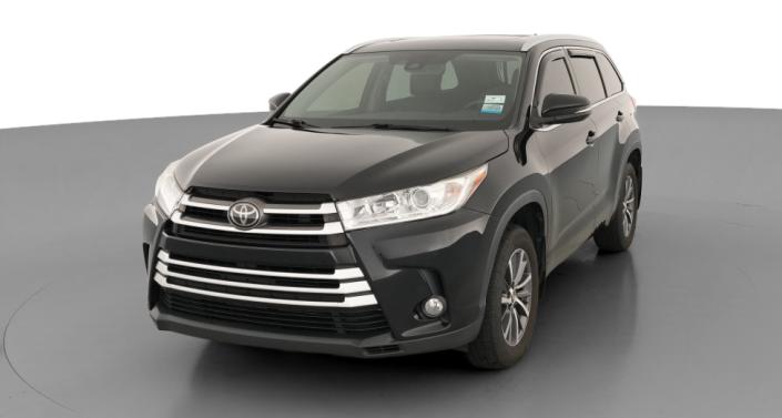 2017 Toyota Highlander XLE Hero Image