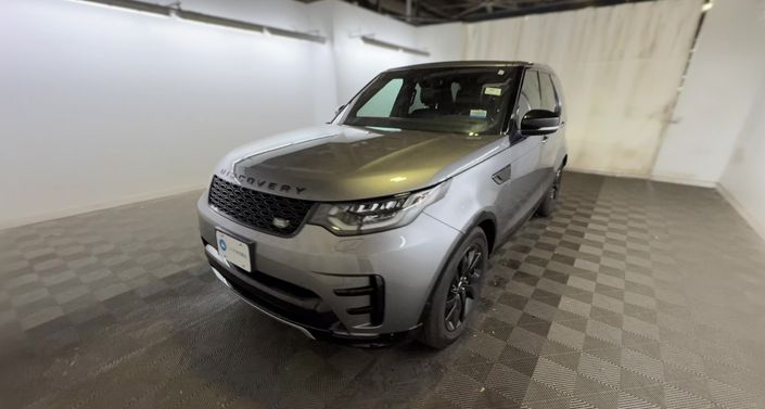 2020 Land Rover Discovery Landmark Edition Hero Image