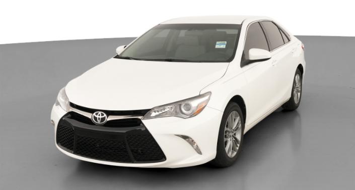 2017 Toyota Camry SE Hero Image