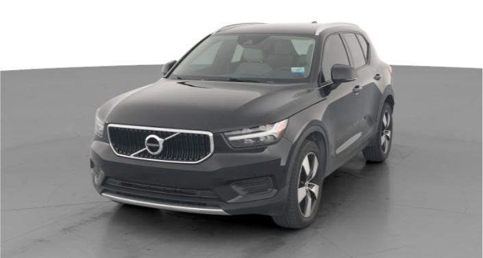 2020 Volvo XC40 T4 Momentum Hero Image