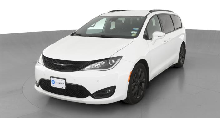 2018 Chrysler Pacifica Limited Hero Image