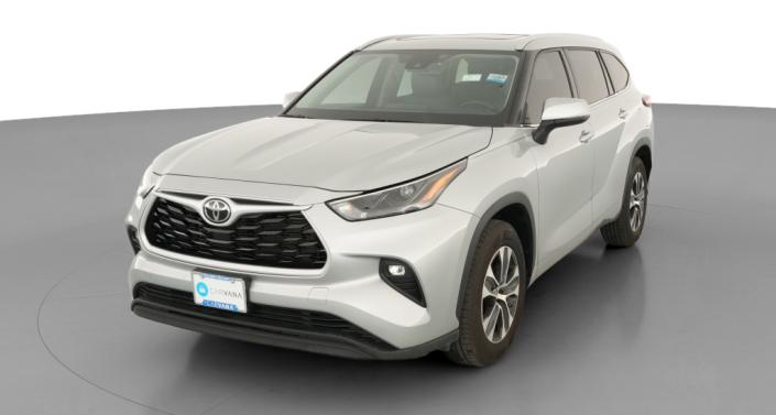 2022 Toyota Highlander XLE Hero Image