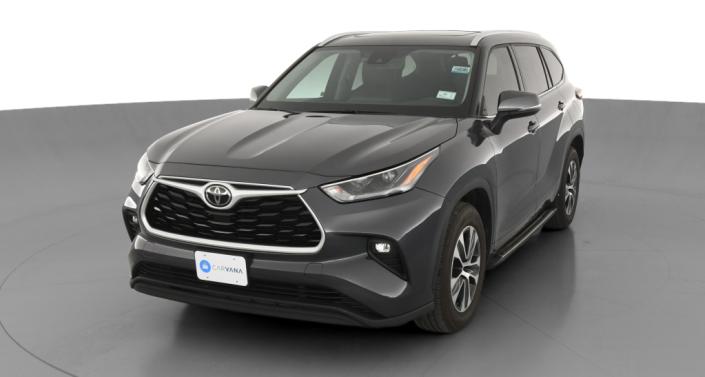 2021 Toyota Highlander XLE Hero Image