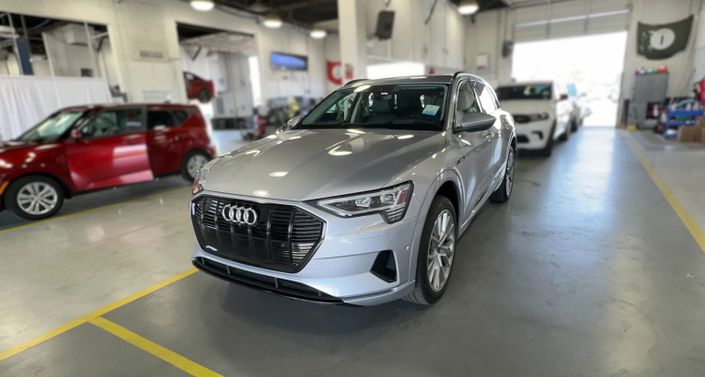 2021 Audi e-tron Prestige Hero Image