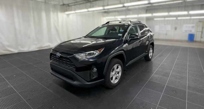 2021 Toyota RAV4 XLE Hero Image