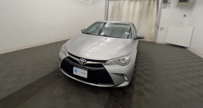 2016 Toyota Camry SE Hero Image
