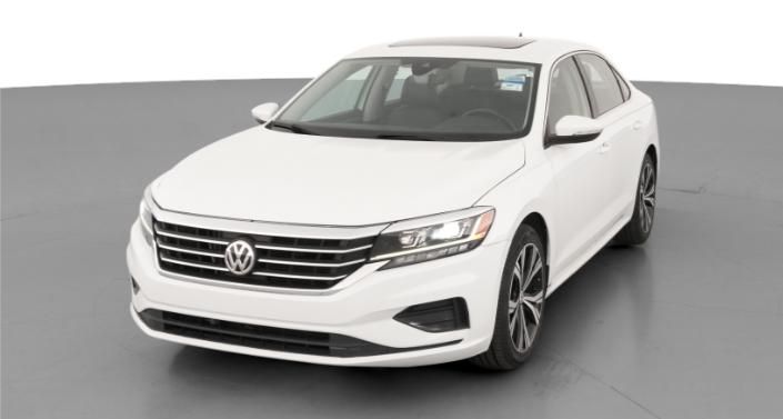 2021 Volkswagen Passat SE Hero Image
