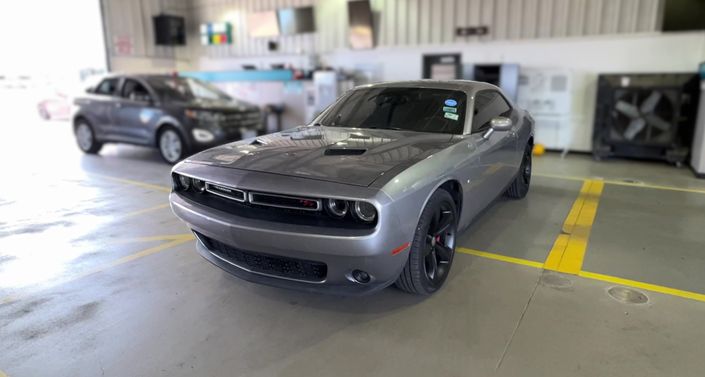 2016 Dodge Challenger R/T Hero Image
