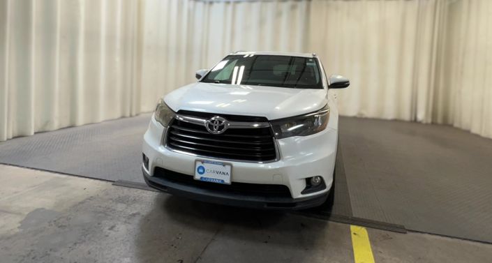 2016 Toyota Highlander XLE Hero Image