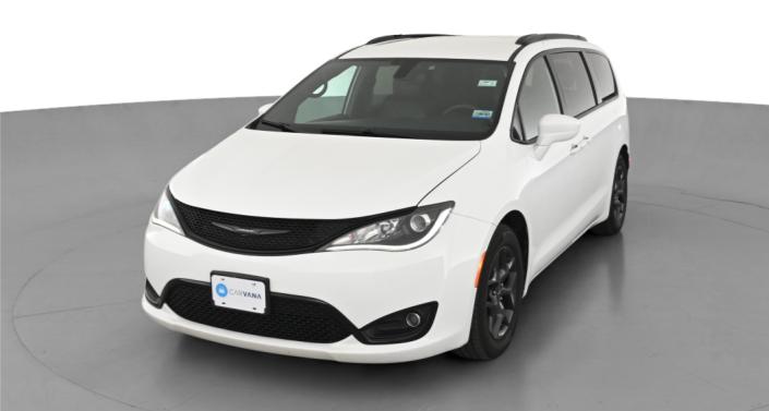 2019 Chrysler Pacifica Touring L Hero Image