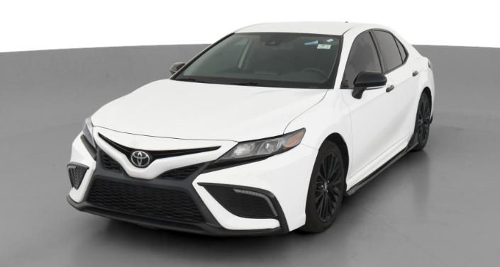 2021 Toyota Camry SE Hero Image