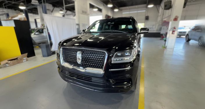 Thumbnail: 2021 Lincoln Navigator L - 1