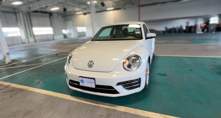 2017 Volkswagen Beetle SE Hero Image