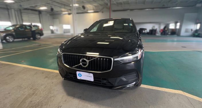 2021 Volvo XC60 T5 Momentum Hero Image