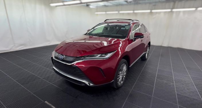 2022 Toyota Venza XLE Hero Image