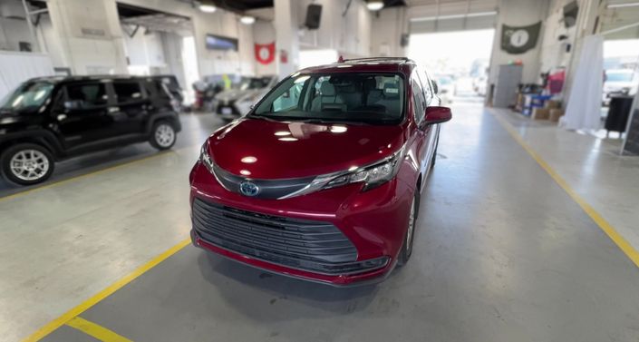 Thumbnail: 2022 Toyota Sienna - 1