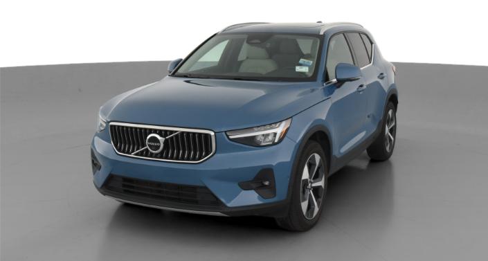 2023 Volvo XC40 B5 Plus Hero Image