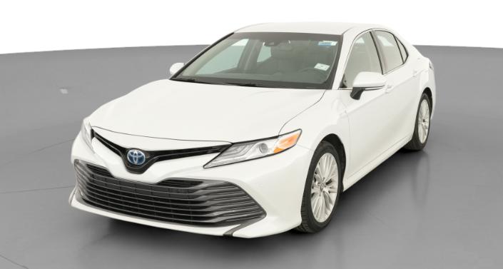 2018 Toyota Camry XLE Hero Image
