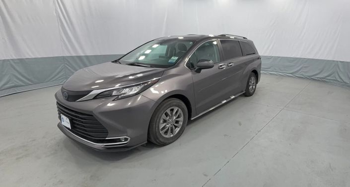 Thumbnail: 2023 Toyota Sienna - 1